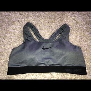 Nike sports bra size medium, Dri-Fit